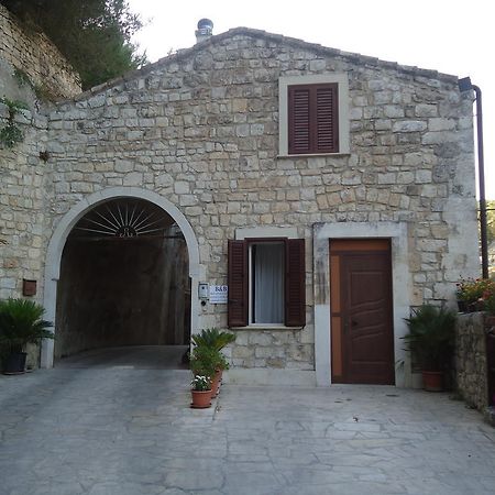 Pineta Monserrato Modica Bagian luar foto