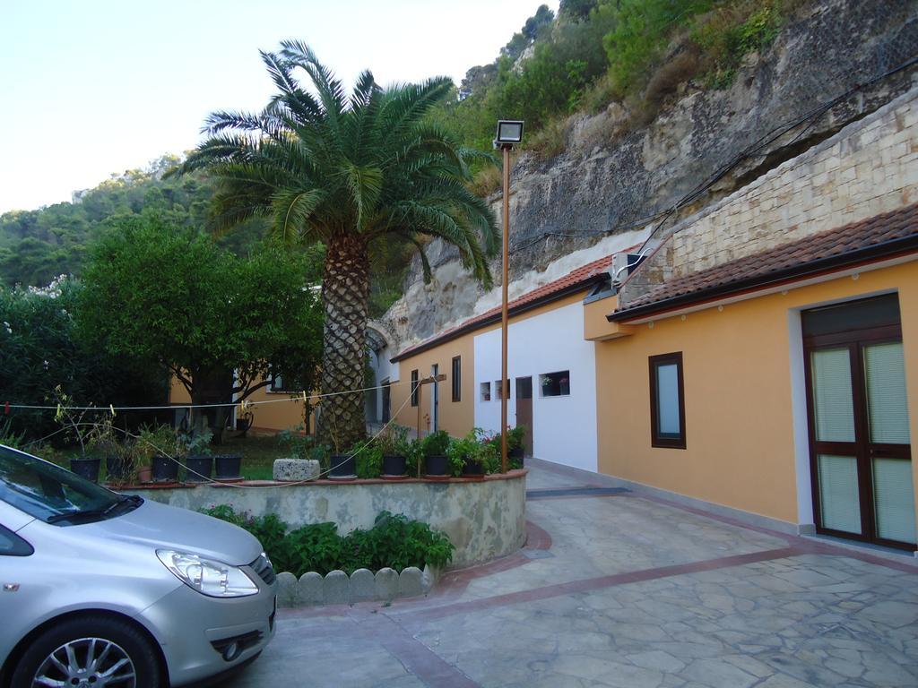 Pineta Monserrato Modica Bagian luar foto
