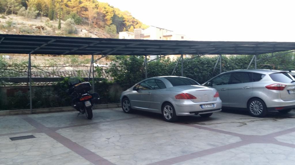 Pineta Monserrato Modica Bagian luar foto