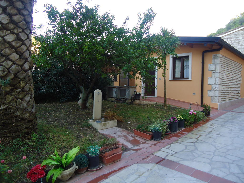 Pineta Monserrato Modica Bagian luar foto